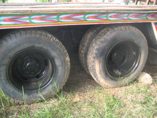 หลง  195 แรง  2 เพลา  ไม่มีบันได  ราคา  730,000 บาท