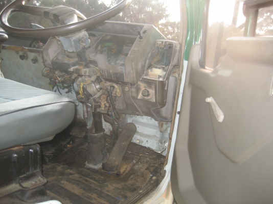 หลง  195 แรง  2 เพลา  ไม่มีบันได  ราคา  730,000 บาท