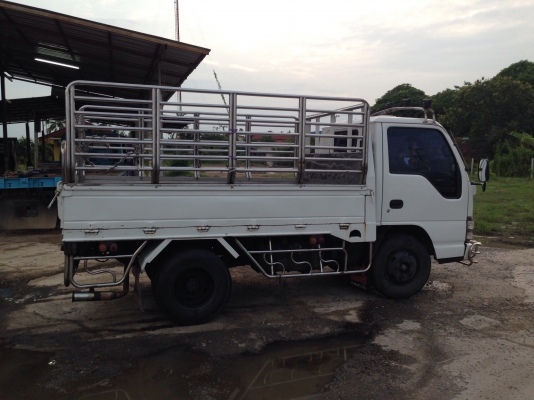 6ล้อISUZU /NKR /100HP**รถห้าง**