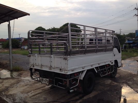 6ล้อISUZU /NKR /100HP**รถห้าง**