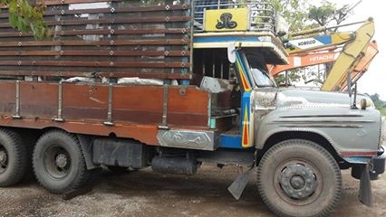 รถสิบล้อ หน้ายิ้ม เครื่อง 6HE พวงมาลัยเพาเว่อร์