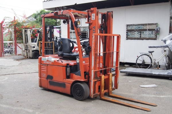 รถยกไฟฟ้านั่งขับ 3 ล้อ ขนาด 1.5 ตัน เสาสูง 3 เมตร TOYOTA 7FBEL15