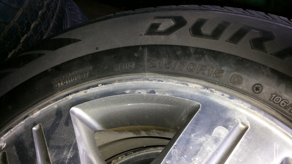 ล้อแม็กวีโก้พร้อมยาง215.70.15ดูราวิสปี11