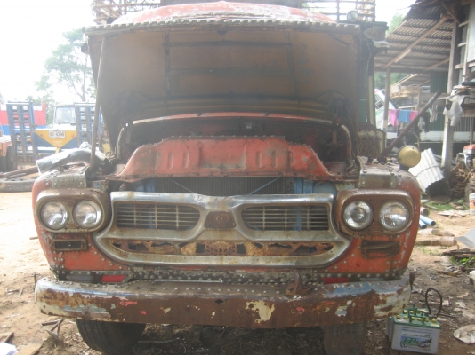 หัวยาว  6 BD 1   165 แรง  เพลาเดียว   ราคา 180,000  บาท