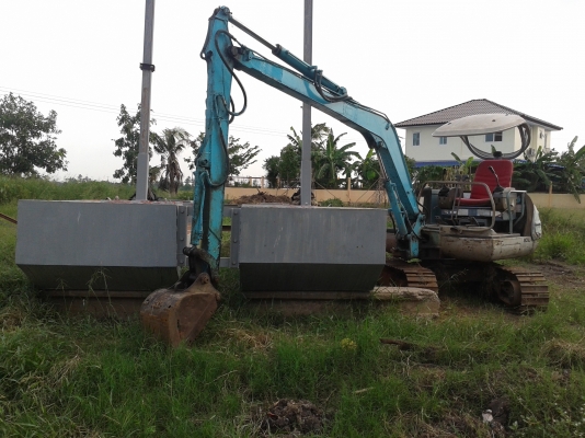 ขายแม็คโครkobelco sk020 พร้อมโป๊ะราคาถูก