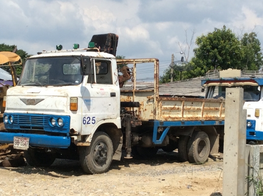 ขาย6ล้อ FM เครื่อง6สูบ ติดตั้งเฮียบ 3ตัน ปี90พร้อมใช้งาน