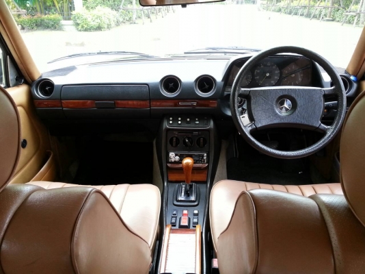 BENZ 300TD โฉม W123 ขาย 340,000 BENZ 300TD โฉม W123 ขาย 340,000