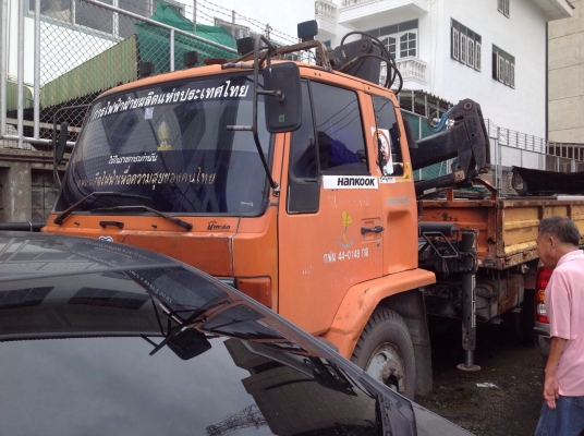 ขายรถ6ล้อติดเครนพับ 5ตัน ยาว5เมตร สภาพดีพร้อมใช้งาน