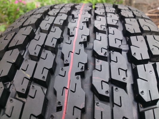 ขายยางอะไหล่ถอดป้ายแดงISUZU 255/65R17 ยางปี14 จำนวน 1 เส้น