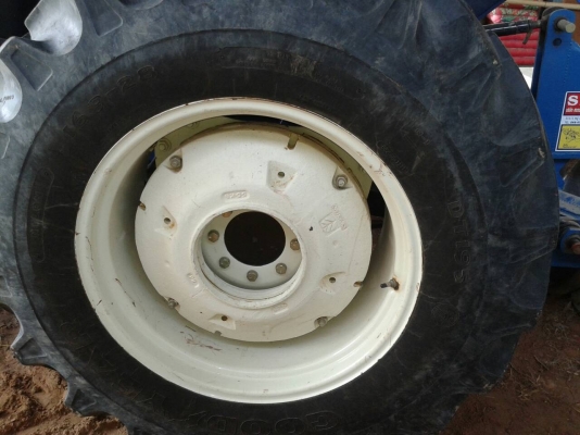 ขายรถไถฟร์อด TT55 NEWHOLLAND 4X4สภาพพร้อมใช้งาน เอกสารพร้อม สภาพกิ๊ก เครื่องดี ระบบทำงานปกติ