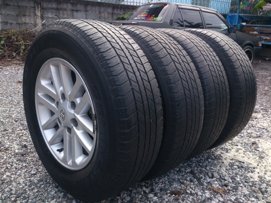 ขายแม็กพร้อมยาง TOYOTA VIGO CHAMP 265/65R17 ยางปี11 จำนวน 1 ชุด พร้อมน๊อตแท้ 24 ตัว