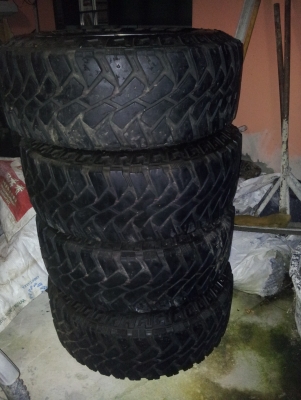 ล้อแม็กจิ๊ปมิตซู  japan   ใส่ยาง  31-10.5-15  ออฟลึกๆๆ  4  ล้อและล้ออหลั่ยหยดน้ำ 1 ล้อ