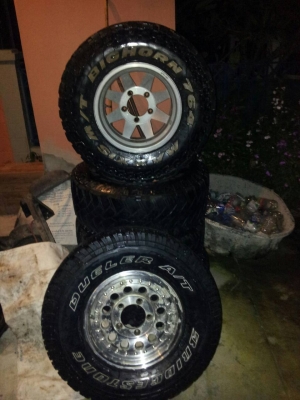 ล้อแม็กจิ๊ปมิตซู  japan   ใส่ยาง  31-10.5-15  ออฟลึกๆๆ  4  ล้อและล้ออหลั่ยหยดน้ำ 1 ล้อ