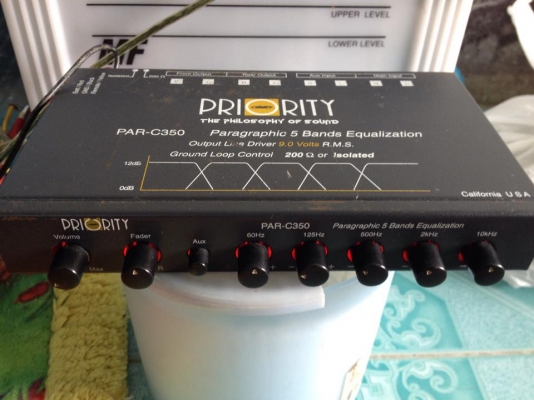 ปรีแอมป์ PRIORITY PAR-C350 5แบน มือสองเดิมๆไม่เคยซ่อมเป็นปรีคุมกลางแหลมไม่มีลายซับ. กลางแหลมเสียงดีมาก ขาย 950 บาท