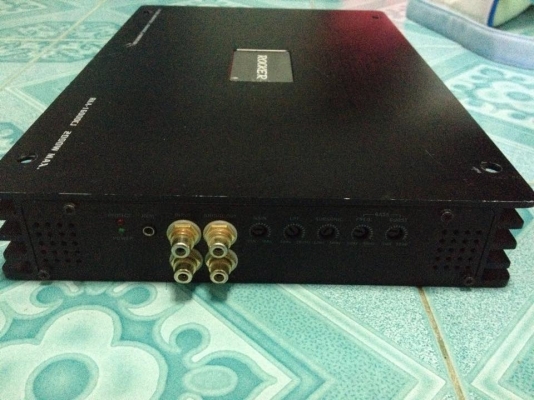 แอมป์คลาสดี Rocker 2000w. มือสองสภาพผ่านการซ่อมมาแล้ว แต่เทสแล้วอัดยาวผ่านครับ ฝาหลังไม่มีครับ ขับซับ10&quot;-12&quot;หล่อสบายๆเบสดีครับ ขาย 2550 บาท