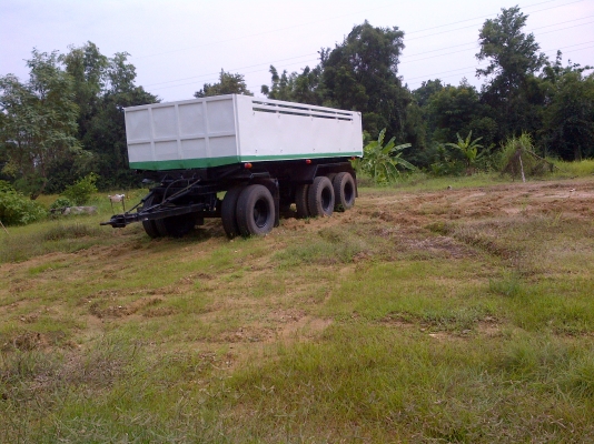 ขายหางพ่วง 3 เพลา  ยาว 6 เมตร ราคา 300000 บาท ต่อรองได้ โทร 0843376760