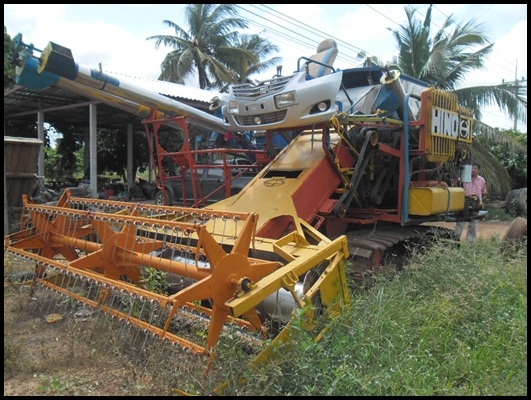 รถเกี่ยวข้าวเกษตรพัฒนา