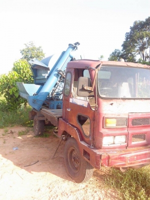 ขายรถนวดข้าว 5 ฟุตจัมโบ้ รถสี่ล้อกลางเครื่องโตโยต้า86แรง83000บาท
