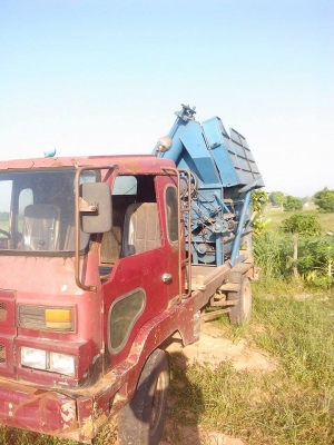 ขายรถนวดข้าว 5 ฟุตจัมโบ้ รถสี่ล้อกลางเครื่องโตโยต้า86แรง83000บาท ขายรถนวดข้าว 5 ฟุตจัมโบ้ รถสี่ล้อกลางเครื่องโตโยต้า86แรง83000บาท