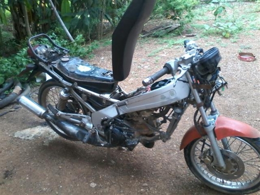 ขาย Yamaha Zr120 ทะเบียนพร้อมโอนภาษีขาดเกินเครื่องดีพอใช้เหมาะกับนักปั้นขาย 3500 บาท