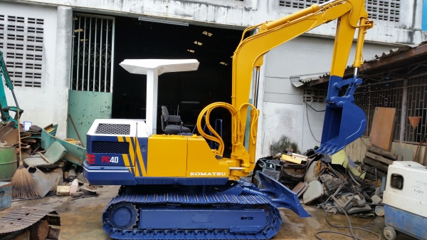 ขาย รถขุด  KOMATSU รุ่น PC40-3- มือสองญี่ปุ่น