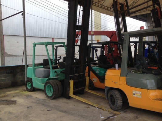 ขายโฟล์คลิฟท์ MITSUBISHI 3.0ตัน  เสายกสูง7.50เมตร  เครื่องยนต์ดีเซล
