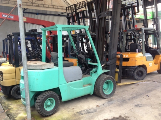 ขายโฟล์คลิฟท์ MITSUBISHI 3.0ตัน  เสายกสูง7.50เมตร  เครื่องยนต์ดีเซล