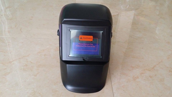 หน้ากากเชื่อมปรับแสงอัตโนมัติ  แถมฟรี !!!  แผ่นกันรอยด้านหน้าและด้านใน เหมาะสำหรับใช้ในงานเชื่อมต่างๆคะ