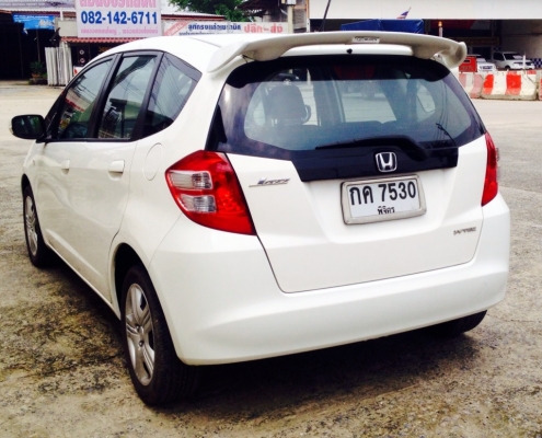 รถสวย จัดเต็ม  ขั้นเทพ  HONDA  JAZZ  2011  เกียรธรรมดา  สีขาว
