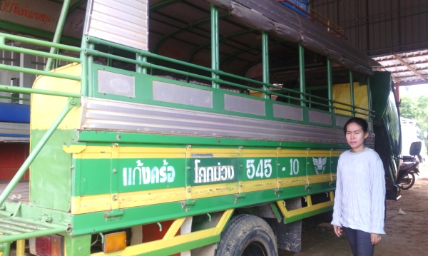 ขายหกล้อNPRเครื่อง120เเรงรถโดยสาร