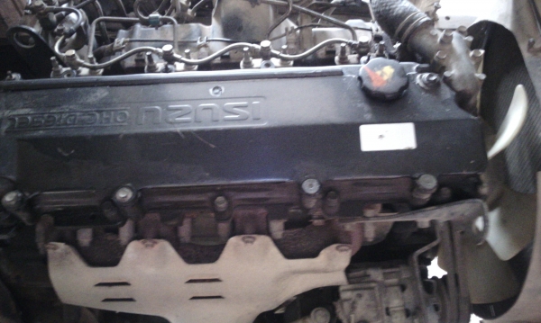 ขายหกล้อNPRเครื่อง120เเรงรถโดยสาร