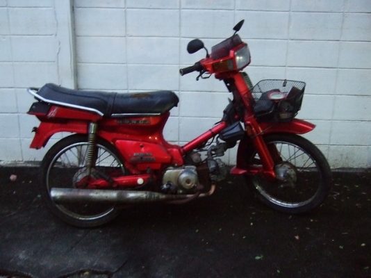 HONDA Custom สีแดง มีเล่มทะเบียน มีชุดโอนครบ