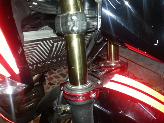 ขาย ER 6 N สภาพใหม่ไม่ได้ขี่มาก 16000 กิโล ของแต่งเต็ม