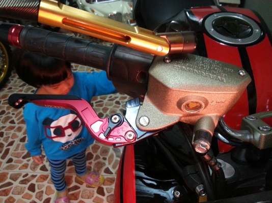 ขาย ER 6 N สภาพใหม่ไม่ได้ขี่มาก 16000 กิโล ของแต่งเต็ม