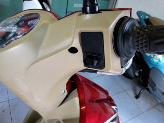 SPARK115 i ( สต๊าทมือ ) สีแดงน้ำตาล รถเดือน ส.ค.ปี 56 รถมีเกียที่ประหยัดน้ำมันที่สุด 84 กม./ ลิตร แถม 2 รายการ 22900 SPARK115 i ( สต๊าทมือ ) สีแดงน้ำตาล รถเดือน ส.ค.ปี 56 รถมีเกียที่ประหยัดน้ำมันที่สุด 84 กม./ ลิตร แถม 2 รายการ 22900