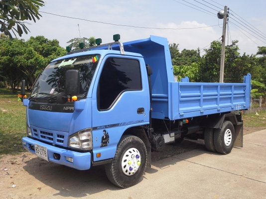 ขาย6ล้อดั้ม NPR 130 แรง ห้างแท้ ปี49  สภาพสวยสมบูรณ์ เดิมๆไม่เคยแกะ+พร้อมใช้งานสุดๆ