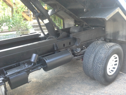 ขาย6ล้อดั้ม NPR 130 แรง ห้างแท้ ปี49  สภาพสวยสมบูรณ์ เดิมๆไม่เคยแกะ+พร้อมใช้งานสุดๆ