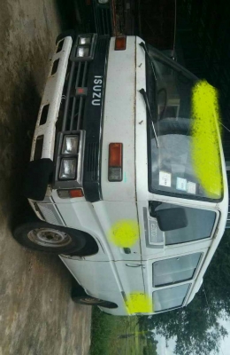 ขายรถตู้ isuzu Buddy  พร้อมใช้งาน