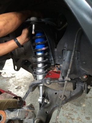 รับแก้ปัญหาช่วงล่าง รถกระบะ TriTron by Shock Profender รับแก้ปัญหาช่วงล่าง รถกระบะ TriTron by Shock Profender