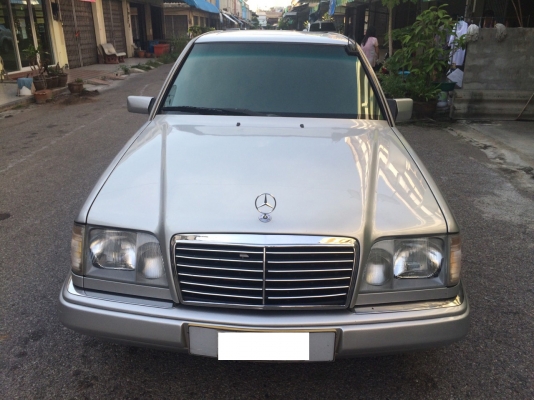 รถเบนซ์ E220 w124 ปี 93 ประกอบนอก มีซันรูฟ เกียร์ออโต้ แอร์เย็นฉ่ำ มีม่านไฟฟ้า เครื่องดีปกติ