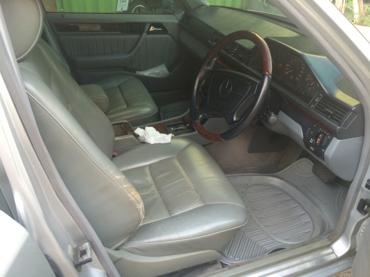 รถเบนซ์ E220 w124 ปี 93 ประกอบนอก มีซันรูฟ เกียร์ออโต้ แอร์เย็นฉ่ำ มีม่านไฟฟ้า เครื่องดีปกติ