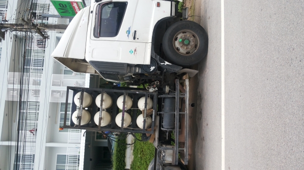 ขายดาน์ว 590000  หัวลากHINO MEGA แก็ส ปี 2550