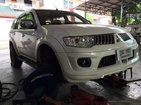 รับแก้ปัญหาช่วงล่าง รถ Pajerosport by Shock Profender