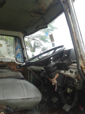 10ล้อเพลาเดียว HINO KT925 เครื่อง168แรง EH700  รถเดิม สีไม่ค่อยสวย  พร้อมใช้งาน ขายตามสภาพ เล่มพร้อม..