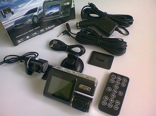 กล้องติดรถยนต์แบบมองหน้ามองหลังในตัว