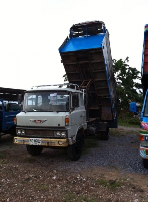 ขายหกล้อHINO KL ดั้มเกษตรยาว5เมตร กว้าง2.20เมตร หัวบางเดิมไม่เคยทำสี คัสซีสวยมากๆ เครื่องเดิมแน่นไม่หลวม ยาง8.25ขอบ20 ยางดี ทะเบียนพร้อมโอน