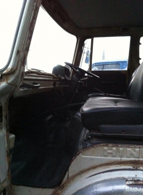 ขายหกล้อHINO KL ดั้มเกษตรยาว5เมตร กว้าง2.20เมตร หัวบางเดิมไม่เคยทำสี คัสซีสวยมากๆ เครื่องเดิมแน่นไม่หลวม ยาง8.25ขอบ20 ยางดี ทะเบียนพร้อมโอน