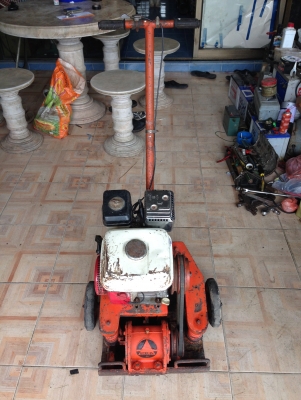 เครื่องตบดินยี่ห้อ BERGIN เครื่องHONDA 5.3