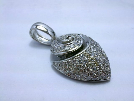 จี้เงินใหญ่ฝังรัสเซีย