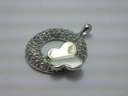 จี้เงินฝังเพชรรัสเซีย